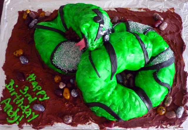 Snake Cake
