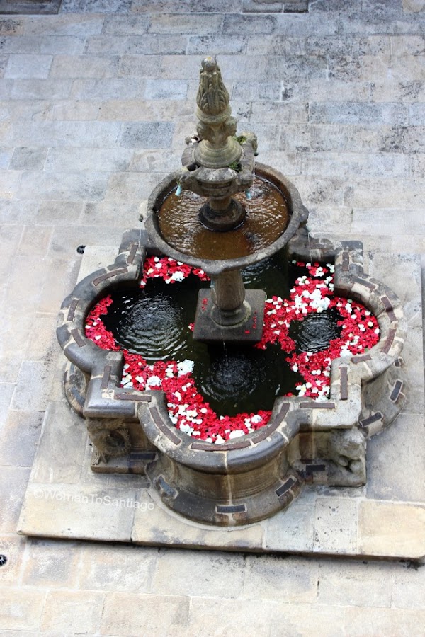 parador-santiago-de-compostela-fuente-camino-de-santiago