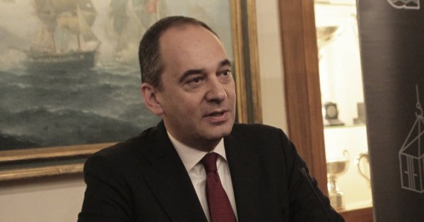Πλακιωτάκης: «Παράνομοι όσοι προσπαθήσουν να μετακινηθούν σε οποιαδήποτε νησί - Θα τους επιβληθούν πρόστιμα» (βίντεο) Πλακιωτάκης: «Παράνομοι όσοι προσπαθήσουν να μετακινηθούν σε οποιαδήποτε νησί - Θα τους επιβληθούν πρόστιμα» (βίντεο)
