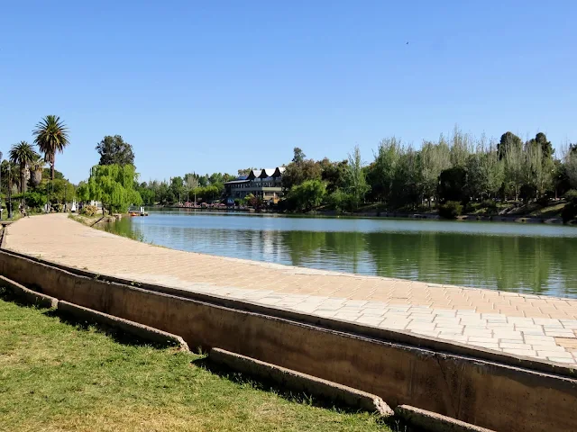 Lake in General San Martín Park in Mendoza, Argentina