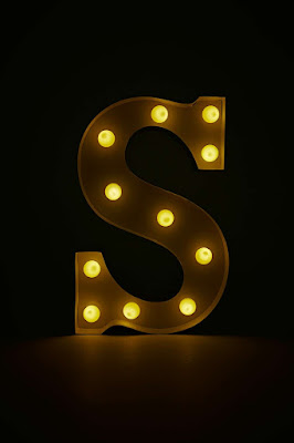 S circus style letter lamp