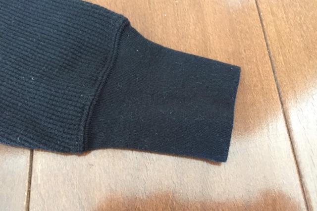 袖部分がキュッとなっている