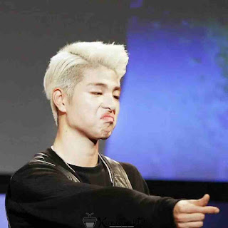Foto Junhoe iKON dengan ekspresi lucu Foto Junhoe iKON dengan ekspresi lucu