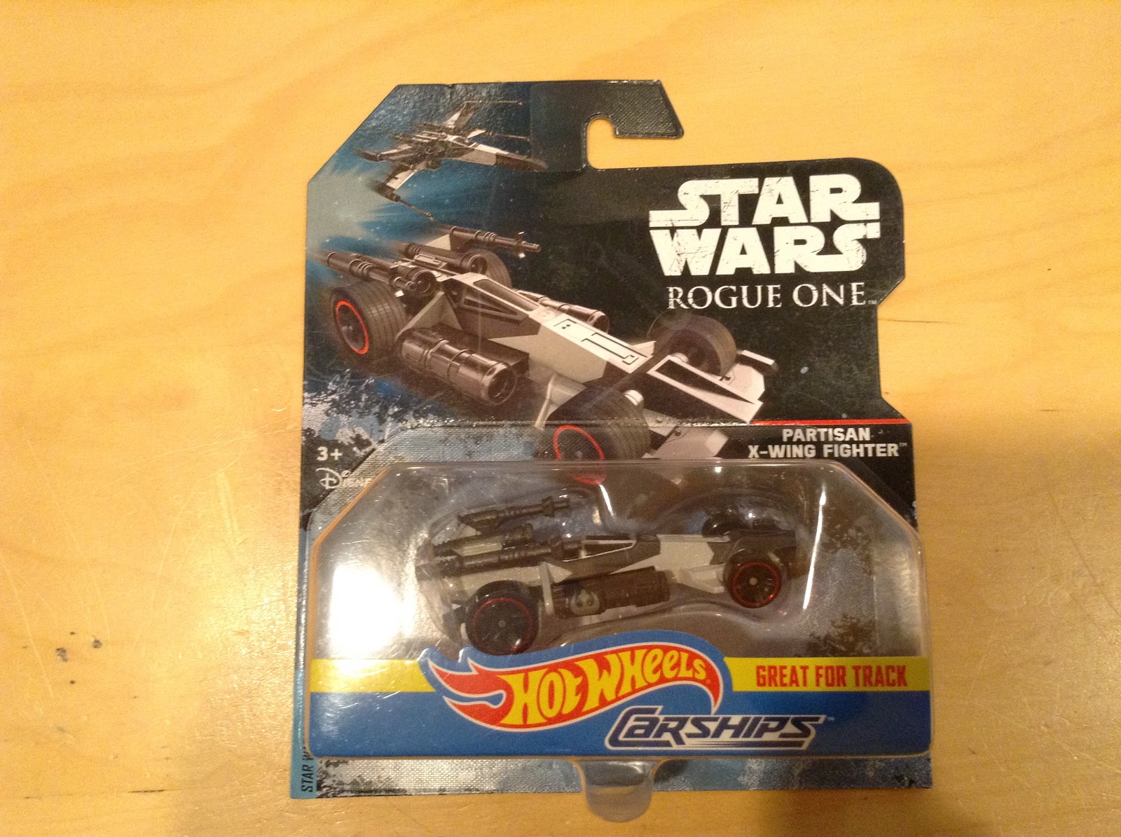 JULIAN'S HOT WHEELS BLOG Poe's XWing Fighter (Star Wars Carships)
