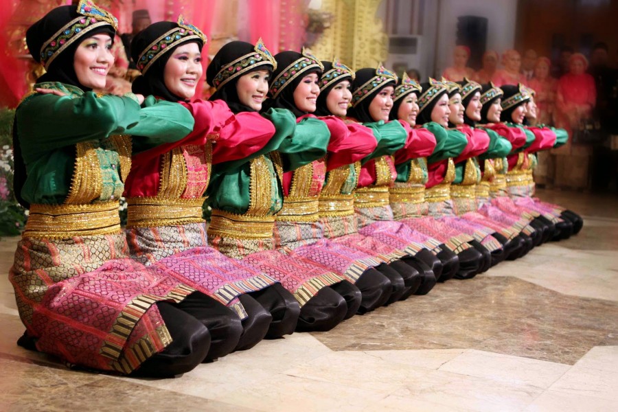 Jenis Tari Tunggal Berpasangan Dan Kelompok