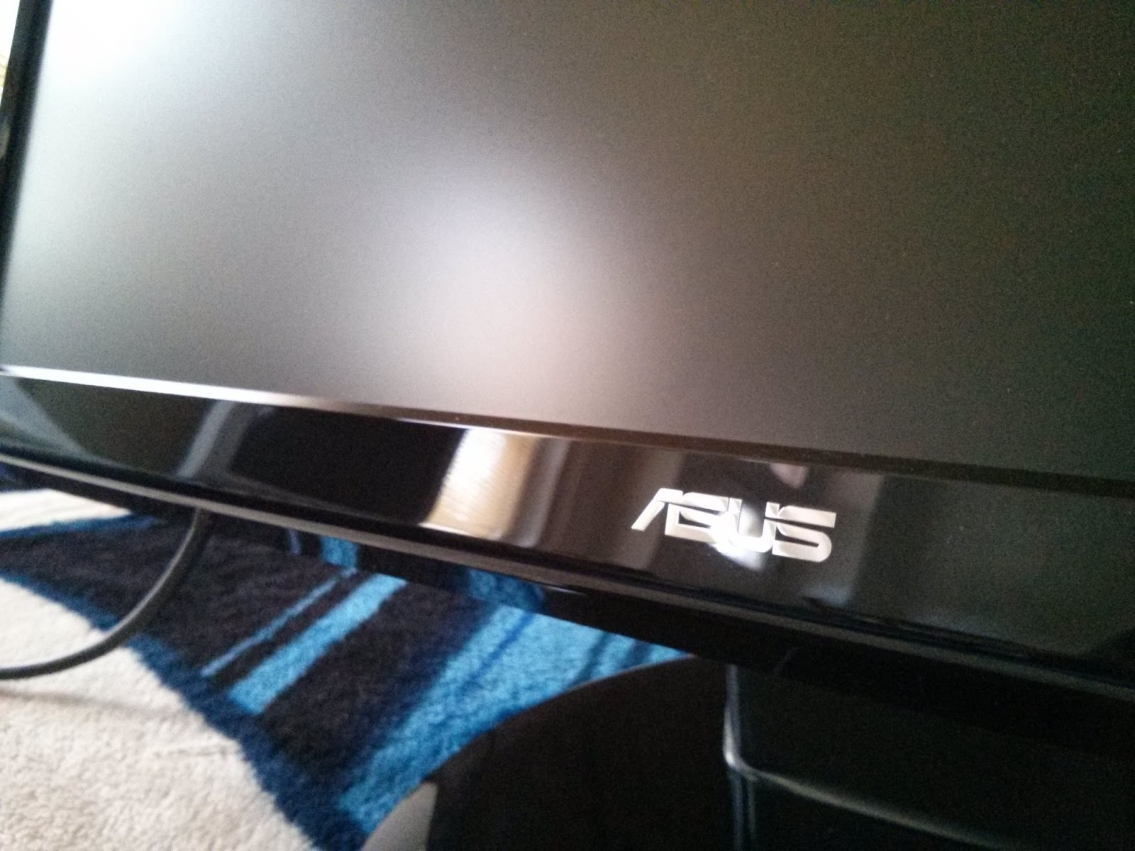 ASUS VH238H LED Monitor w/ Integrated Speakers Review