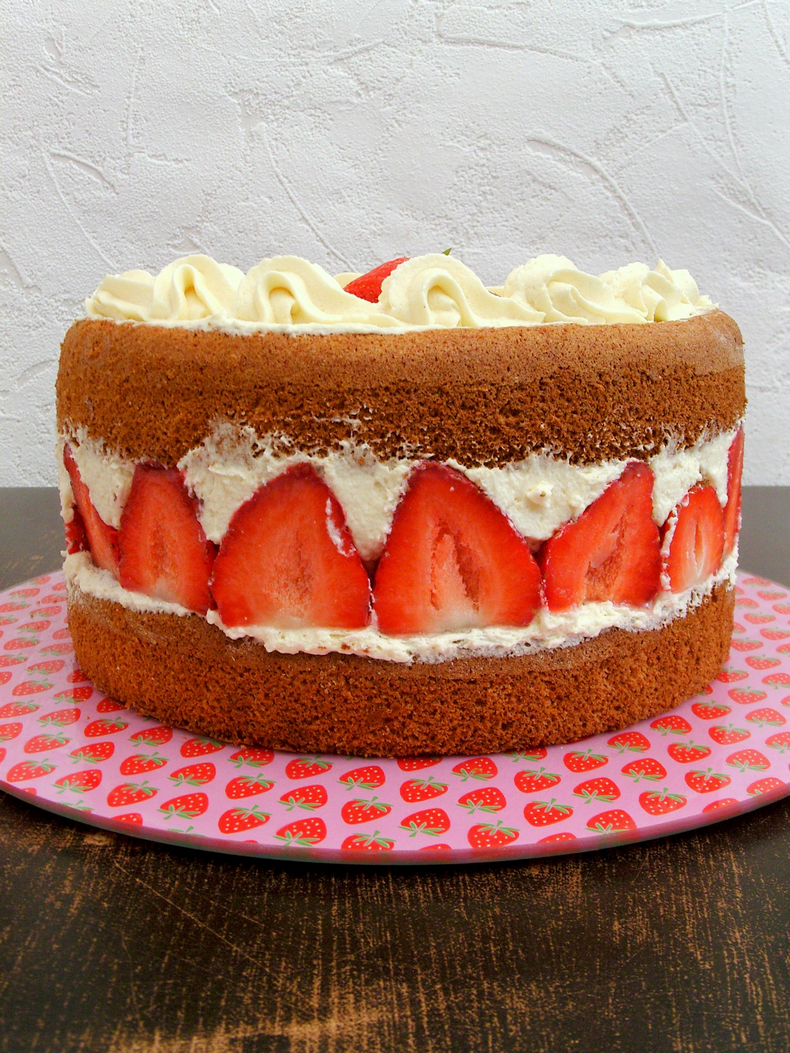 Fraisier (French Strawberry Cake) french strawberry dessert