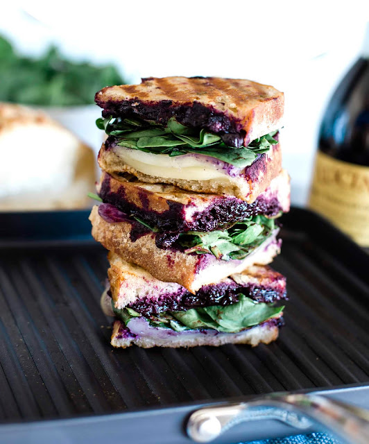 alt="balsamic blueberry grilled cheese sandwich,blueberry sandwich,cheese sandwich,grilled sandwich,sandwich recipes"