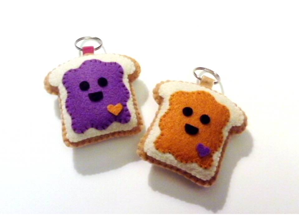 MoochiOochi Crafts Peanut Butter and Jelly Friendship Plush Tutorial