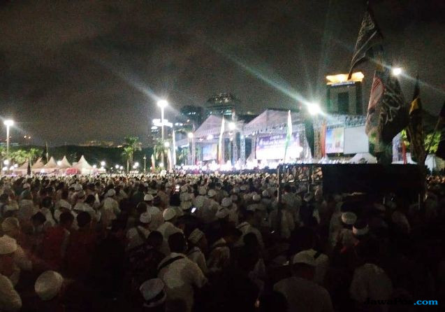 Munajat 212, Jamaah: Merinding Kalau Bareng-bareng Berzikir Munajat 212, Jamaah: Merinding Kalau Bareng-bareng Berzikir