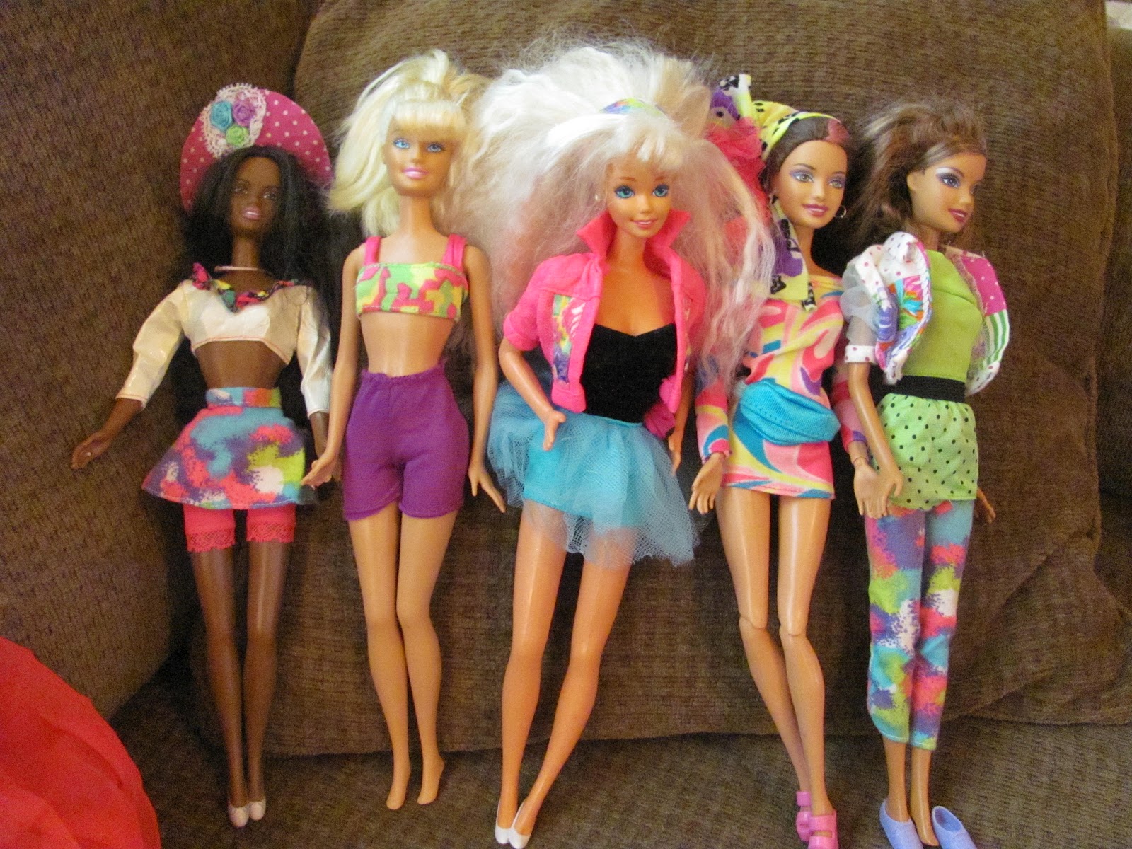 Equidistantly Happy Girl: 90s Barbies!!! Erin, pictures just for you