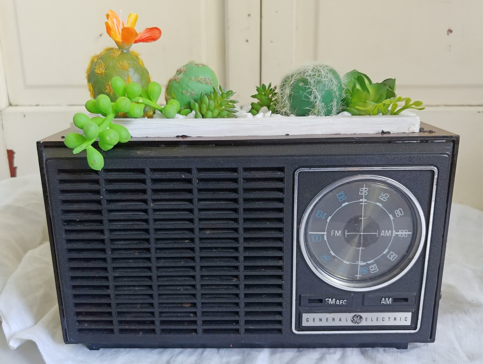7 Days of Thrift Shop Flips Day Seven Upcycled Vintage Radio