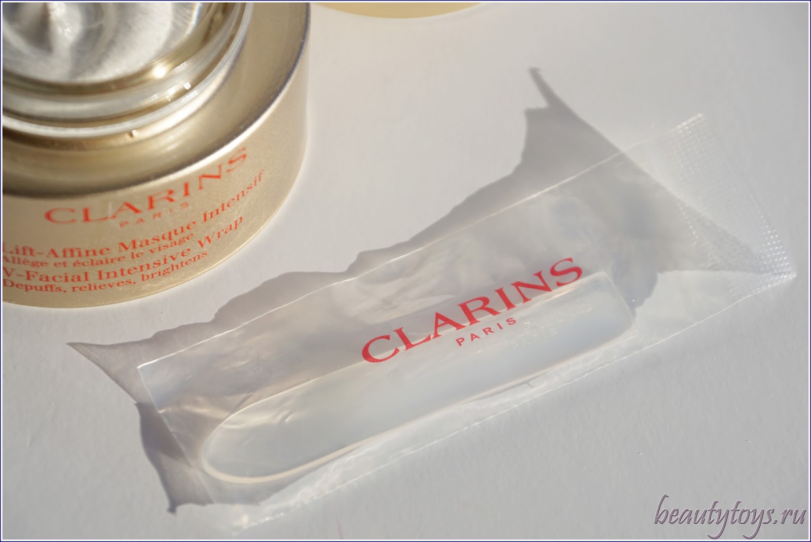Clarins V-Facial Intensive Wrap Моделирующая маска с дренирующим эффектом.