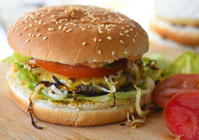 burger adalah makanan internasional burger adalah makanan internasional