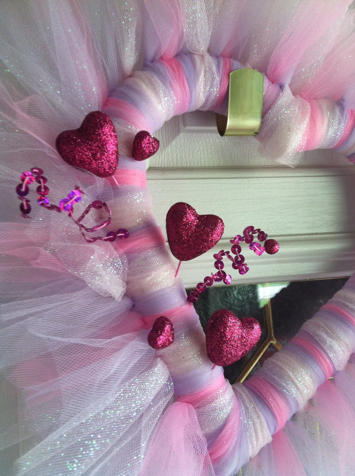I Heart Decorating!: Valentine Tulle Wreath