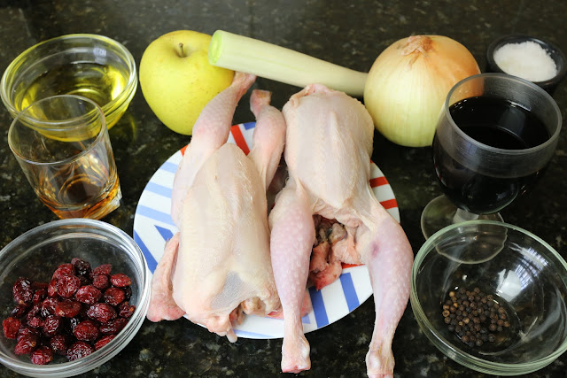 Ingredientes para pollos picantones en salsa de arándanos
