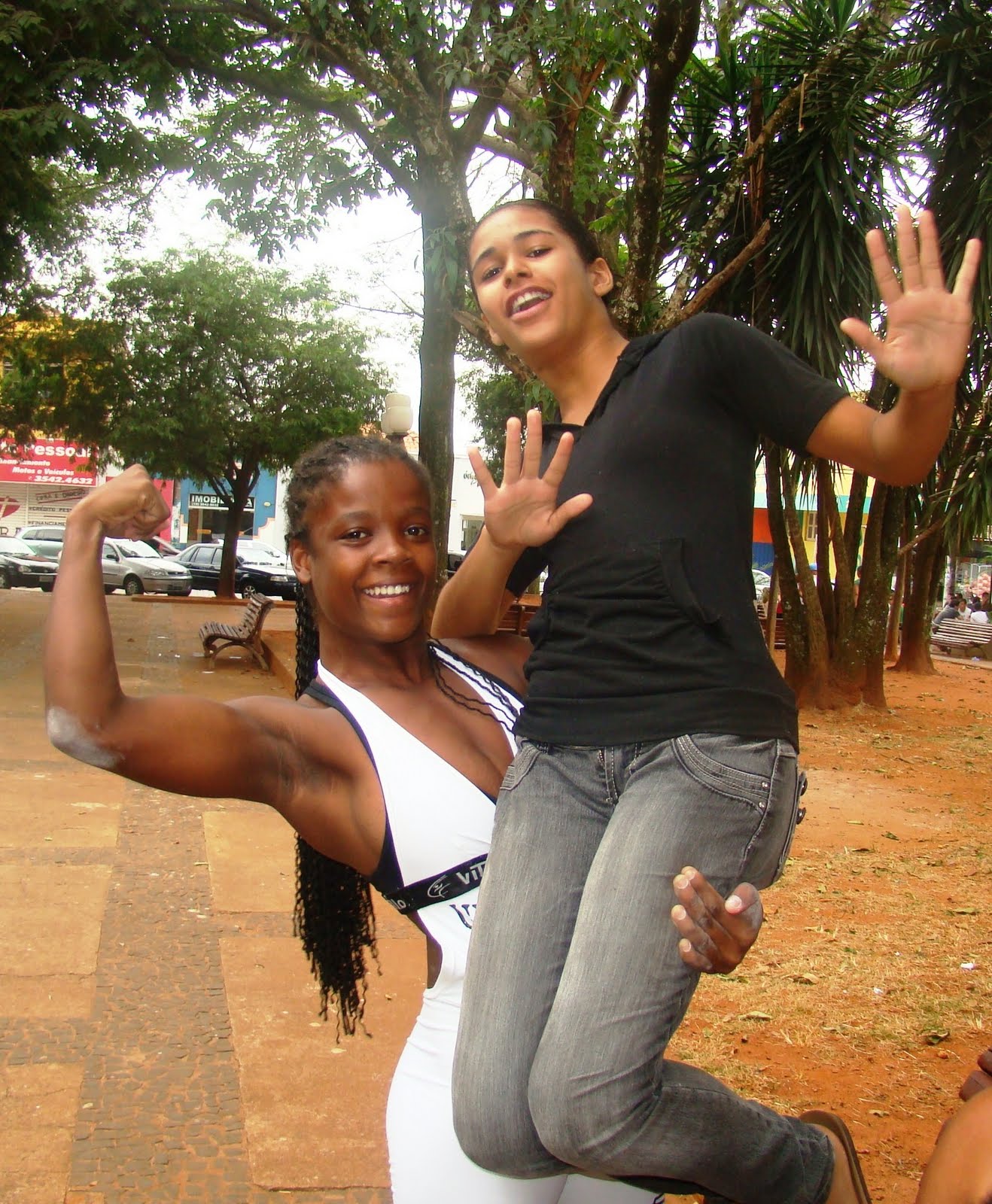 Strong Lift and Carry Photos and Videos - Strong Muscular Girls Lift