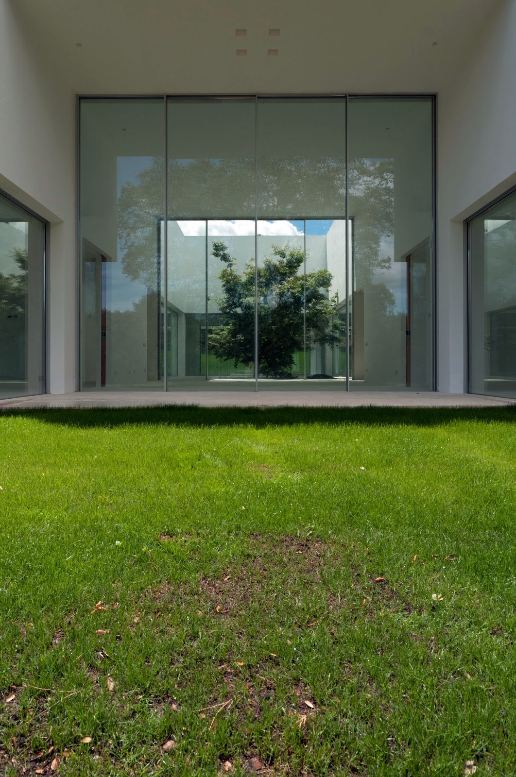 VIVIENDA EN VALDEMORILLO_CASA PATIO EN ALCOBENDAS_OTTO MEDEM