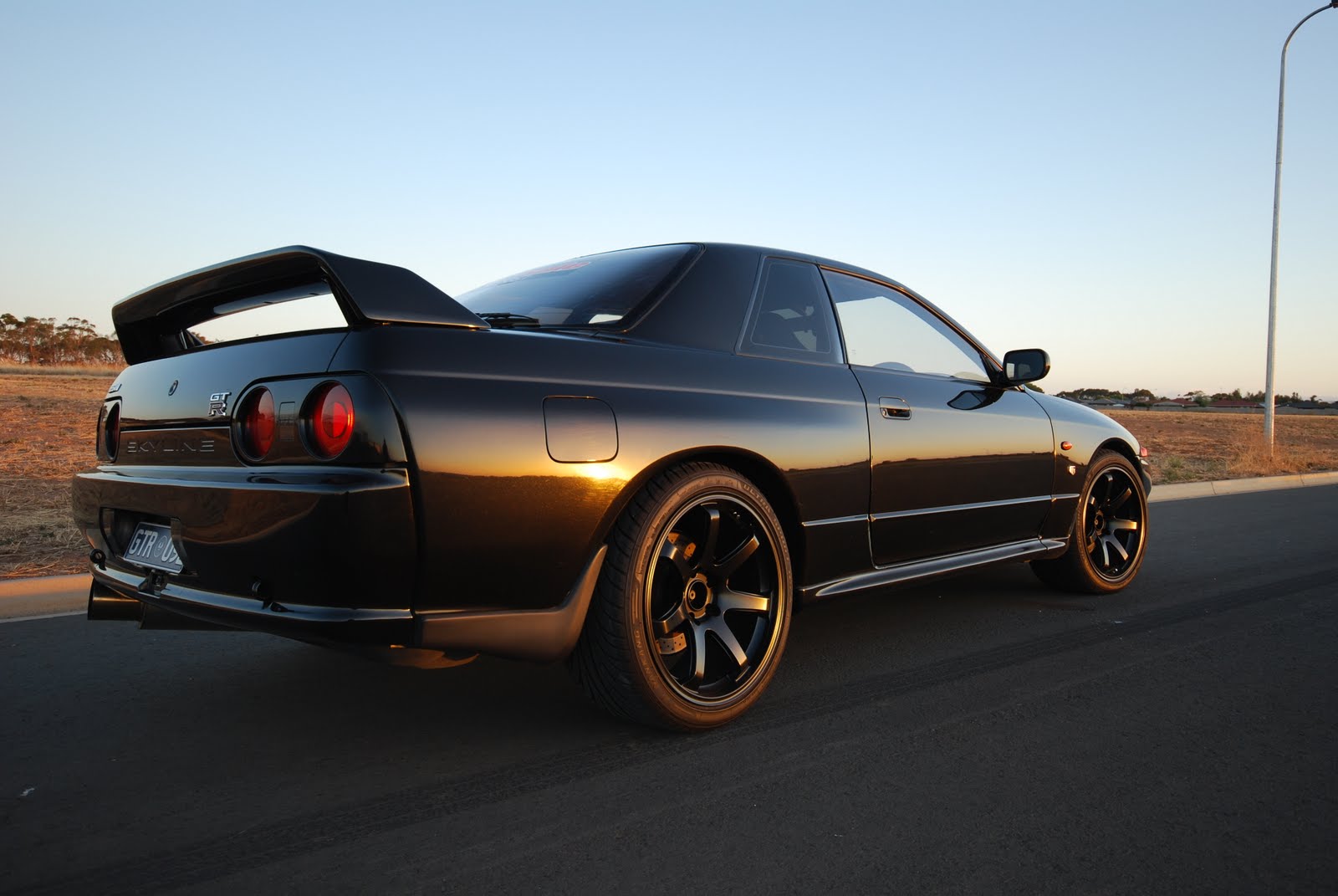 Nissan_R32GTR_Rearview.jpg
