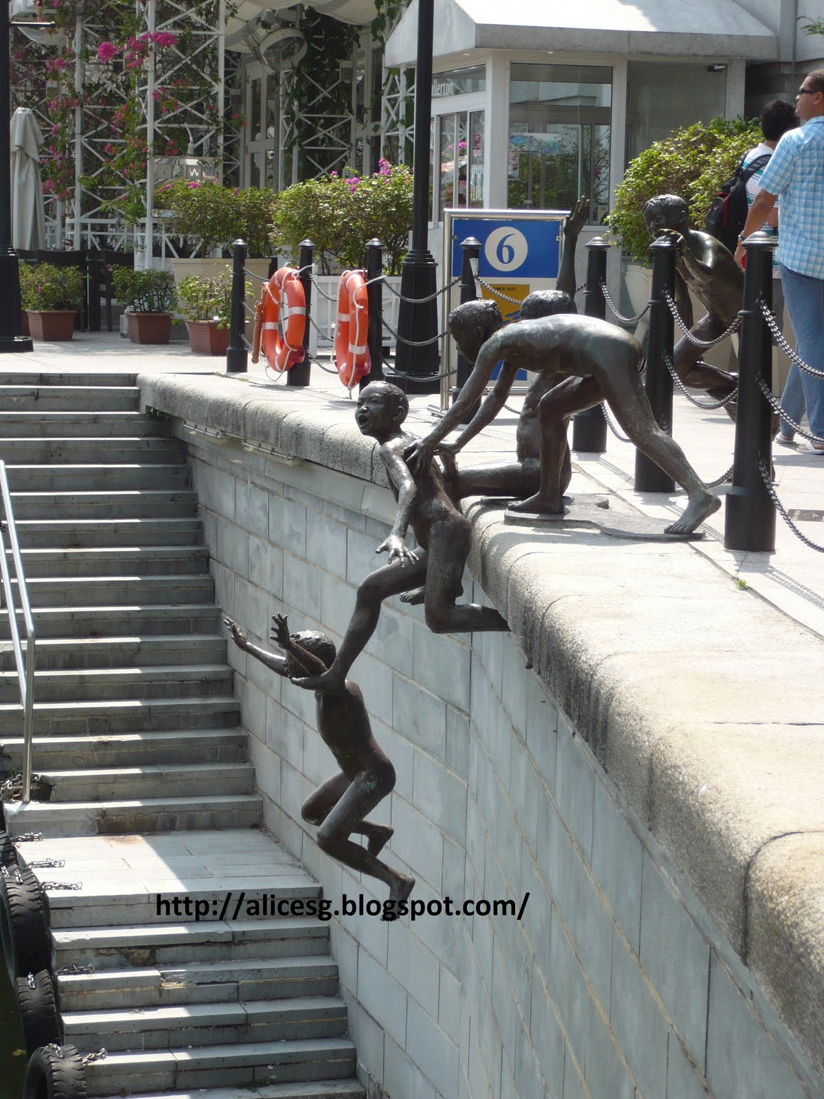 AlicesgSingaporemyhome Sculptures Trail along Singapore River
