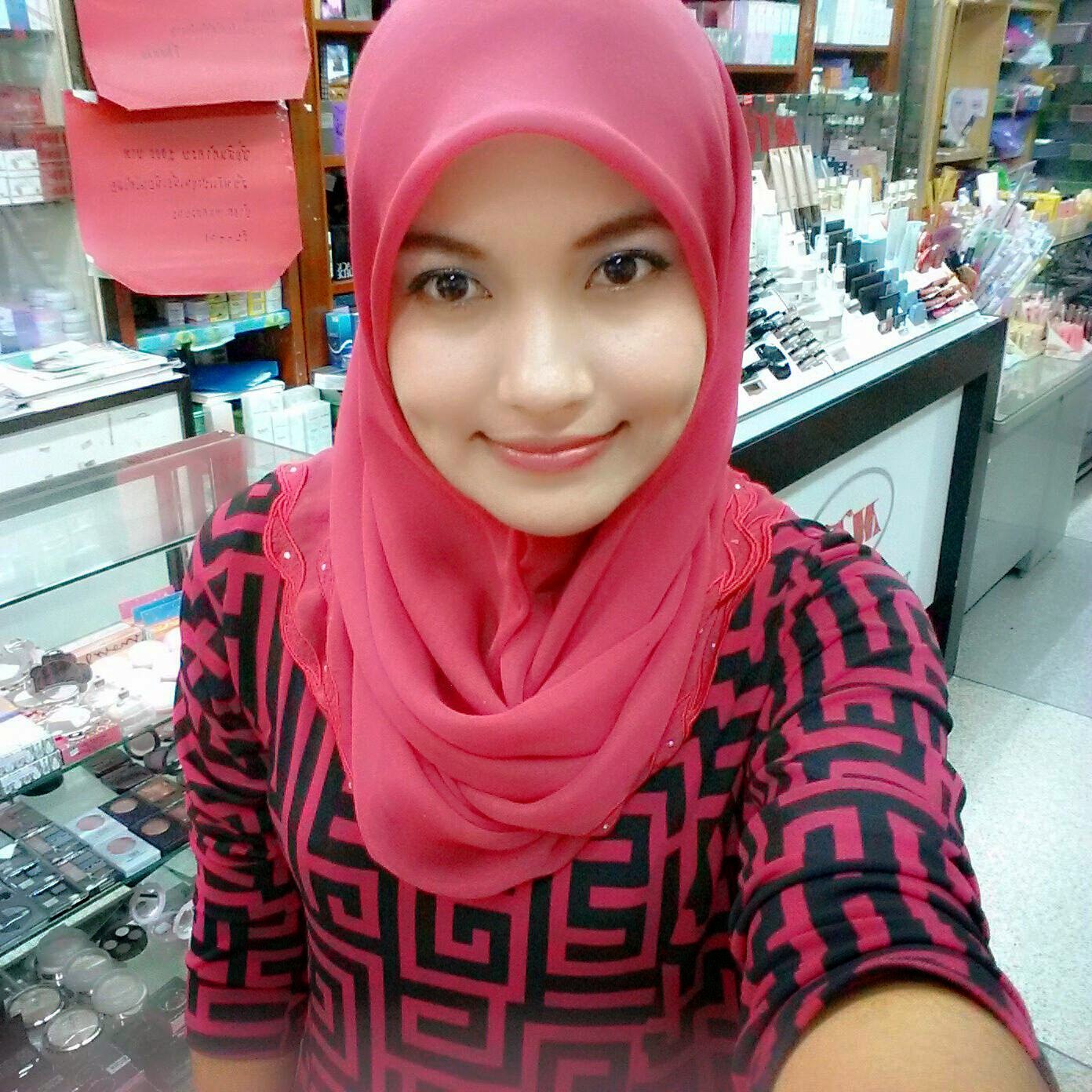 Syifa hadju tt. Abg sd smp. Фохиша асал. Aldira chena 2020. Уайт асал.