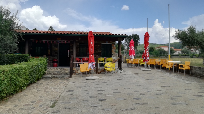 Bar da Praia Fluvial de Janeiro de Cima