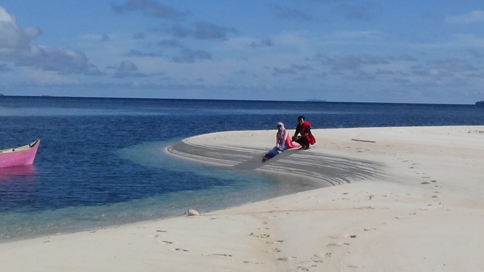Pulau Tolobundu - Anak Bangkurung