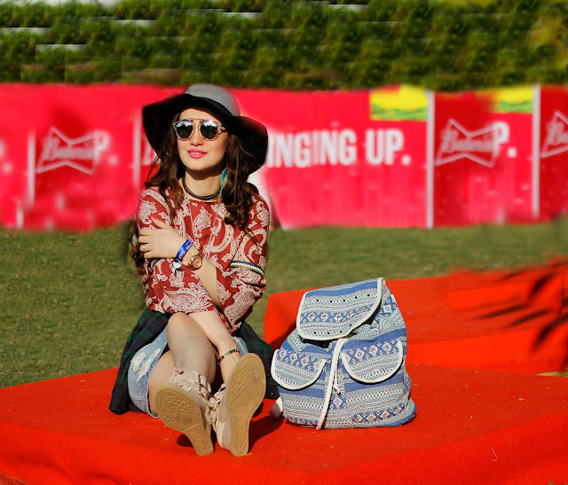 Vero Moda Sula Fest'16 Vero Moda Sula Fest'16, Vero Moda Paisley Bell-sleeve top, ripped denim skirt, plaid shirt, boho-chic, 70's fashion,music festival look, floppy hat, back-pack