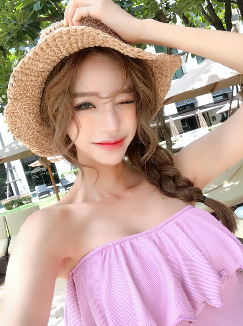 Korean Model Son Ju Hee in Fashion Set September 2017