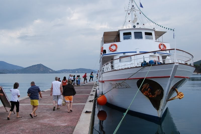 Microbe spade taste Turism cu familia prin lumea larga ....: Grecia 2009 - ( V ) - Croaziera în  Skiathos sau despre farmecul special al insulelor grecesti