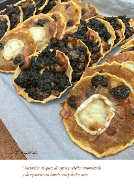 Tartaletas de cebolla caramelizada y queso de cabra y de espinacas, tomate seco y frutos secos