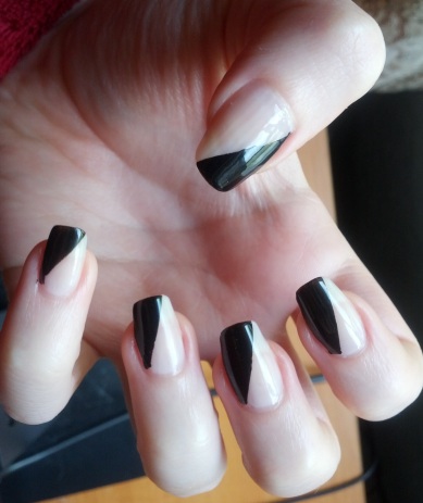 Cutie-cle: 31 Day Nail Challenge: Week 7 - Black and White Nails