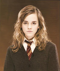 hermione granger harry potter emma hogwarts watson innocent hair shy weasley ron wizardy witchcraft