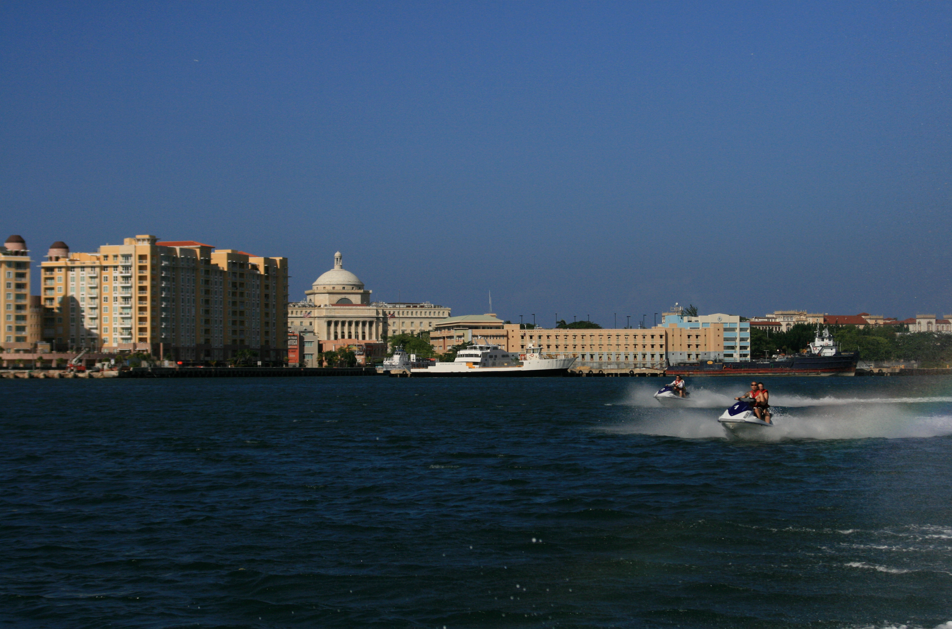 WOW! SURFING SCHOOL & WATER SPORTS / SURFING LESSONS, JETSKI RENTALS