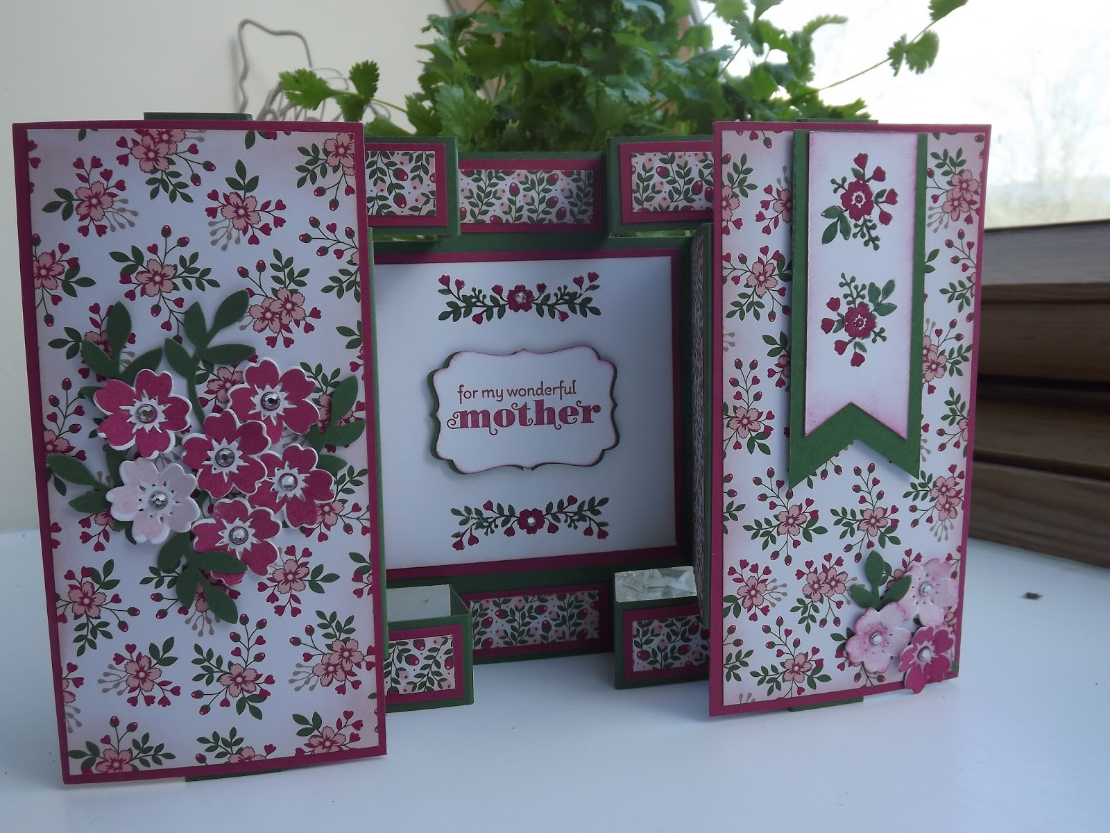 KraftingK: Mothers Day Cards are on the table.....