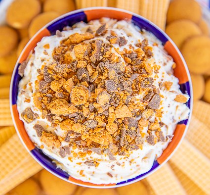 BUTTERFINGER DIP - FOOTBALL FRIDAY #dessert #dessertdip