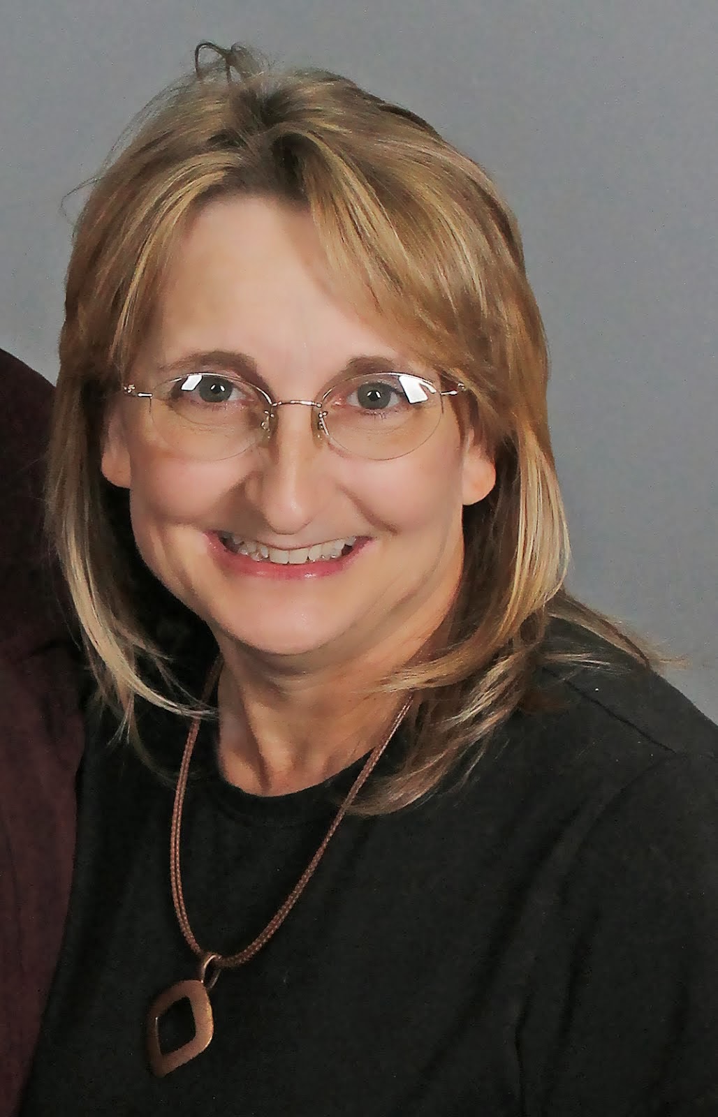 Annette Snyder-Novelist