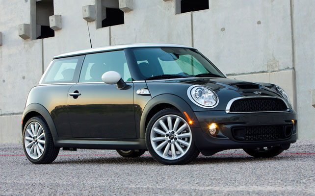 2017 Mini Cooper Hardtop Auto Car Best News And Reviews The 2017 Mini Cooper Hardtop Starts At 20 200 For Base Model And S Ups Price To 23 800 Premium John Works