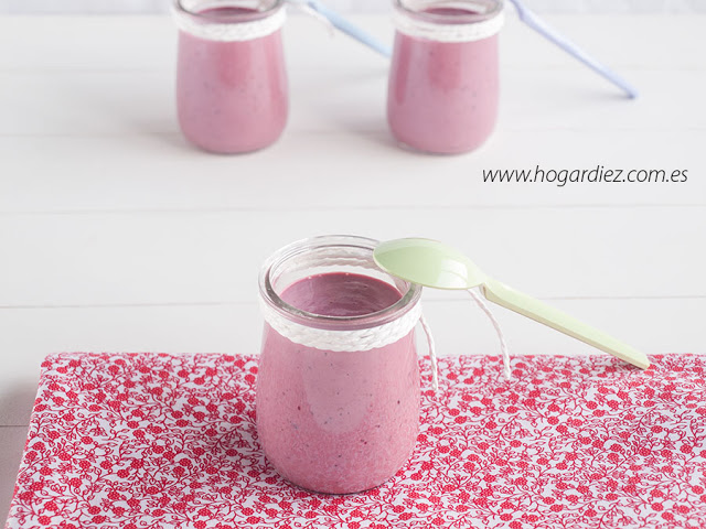 Yogur griego con frutos del bosque