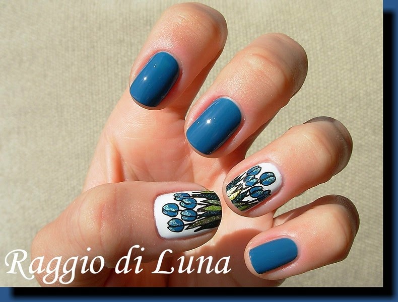 Raggio di Luna Nails: Teal holo tulips and post n° 1000! :-)