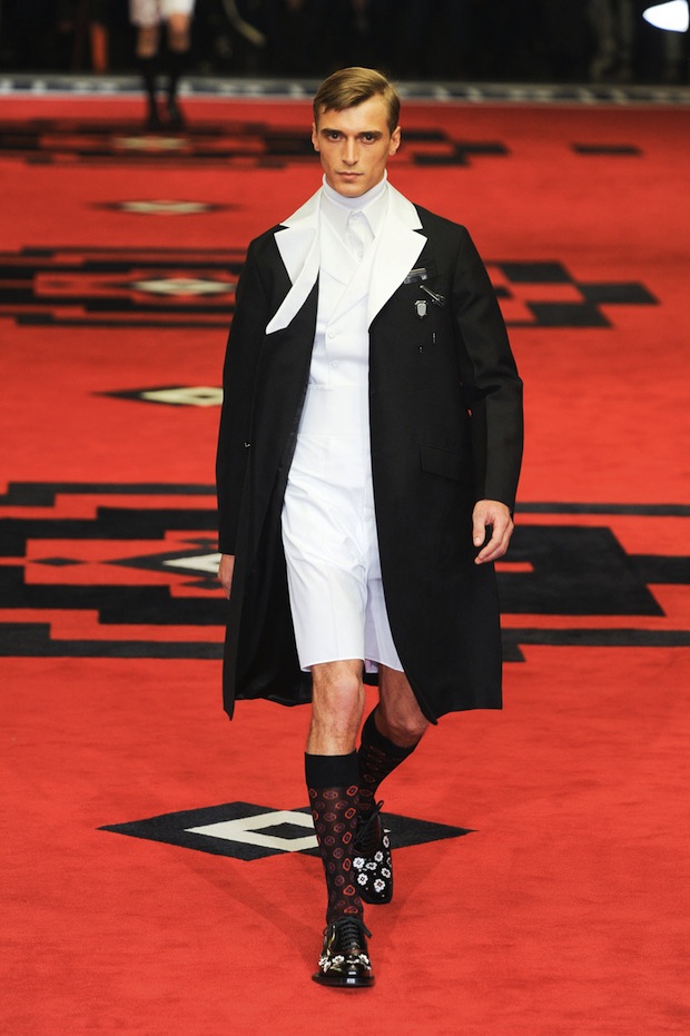 Adrien Brody, Willem Dafoe & More Actors Walk the Prada Menswear A/W ...