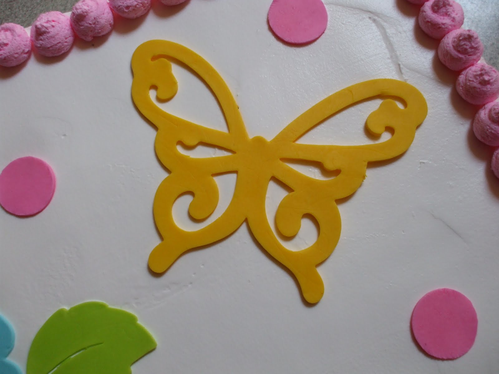 The Simple Cake Using The Cricut Cake Mini