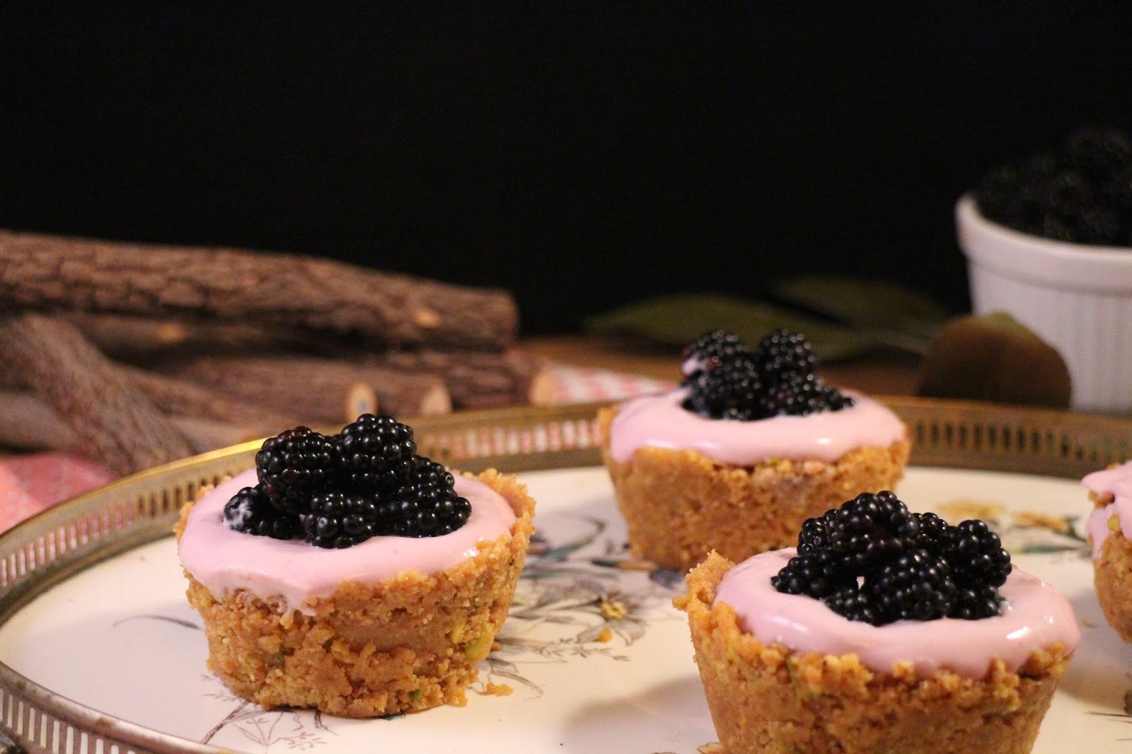 vasitos-de-galleta, cheesecake-de-moras, blackberry-mousse