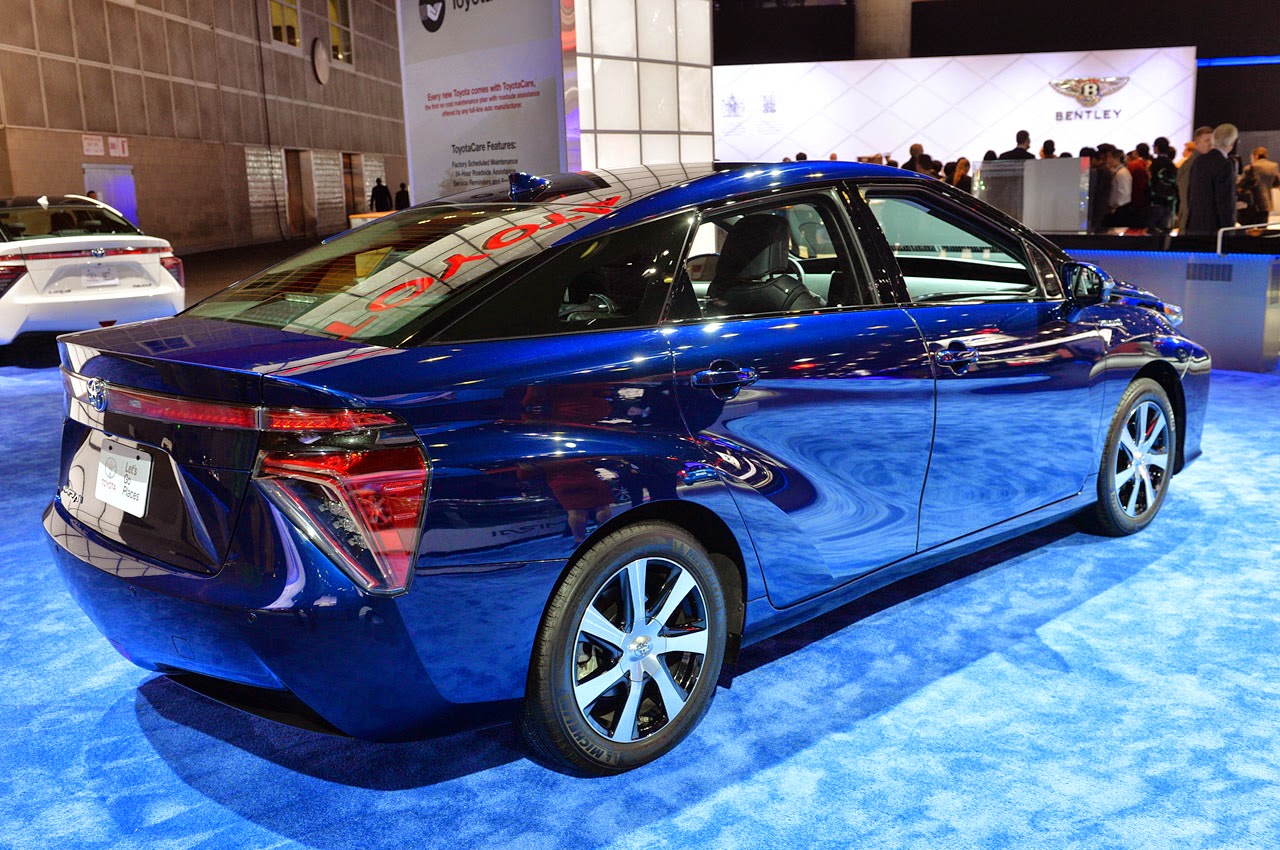 Toyota Mirai el primer auto que funciona a hidrógeno