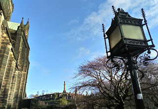 La Necrópolis de Glasgow desde su Catedral. La Necrópolis de Glasgow desde su Catedral.