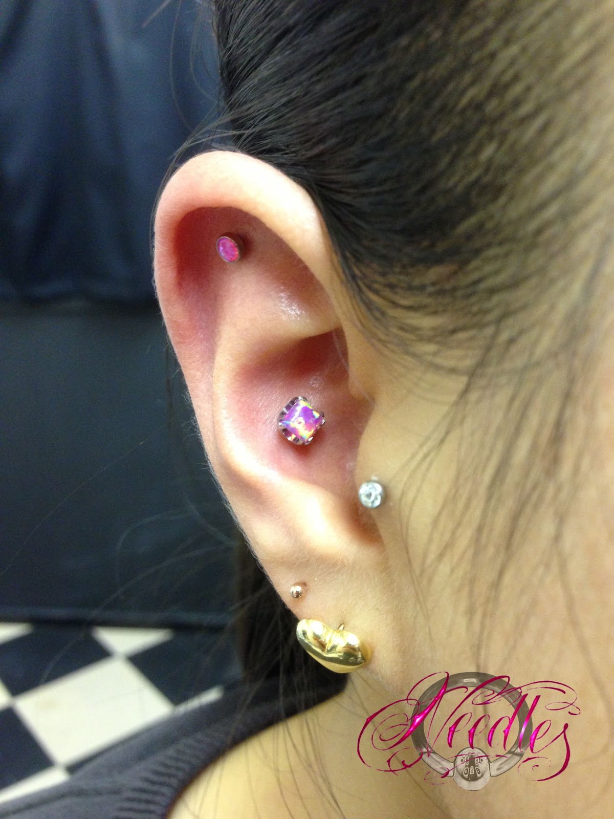 Fresh+14g+Conch+with+ANATOMETAL+Titanium+Labret+Stud+with+4mm+Dark+Pink+Opal+Princess+Set.JPG