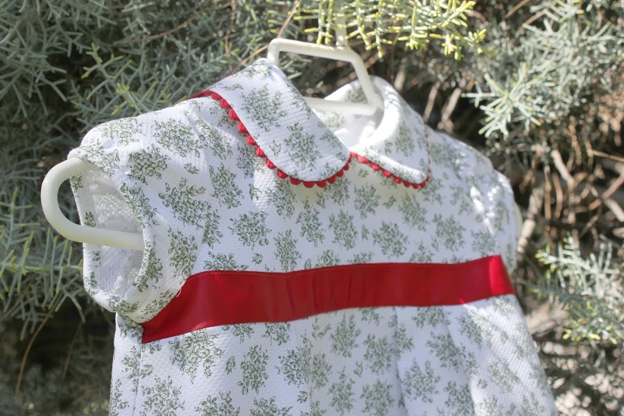 DIY Ropa de bebé: Vestido de flores y mangas de globo. patrón gratis