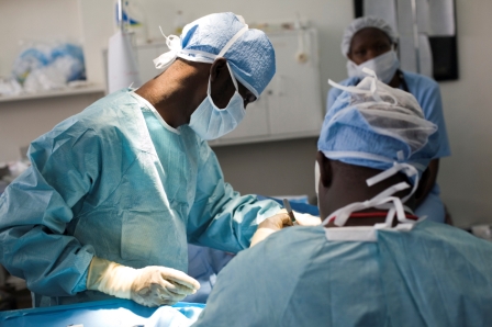 nigerian doctors suspends strike
