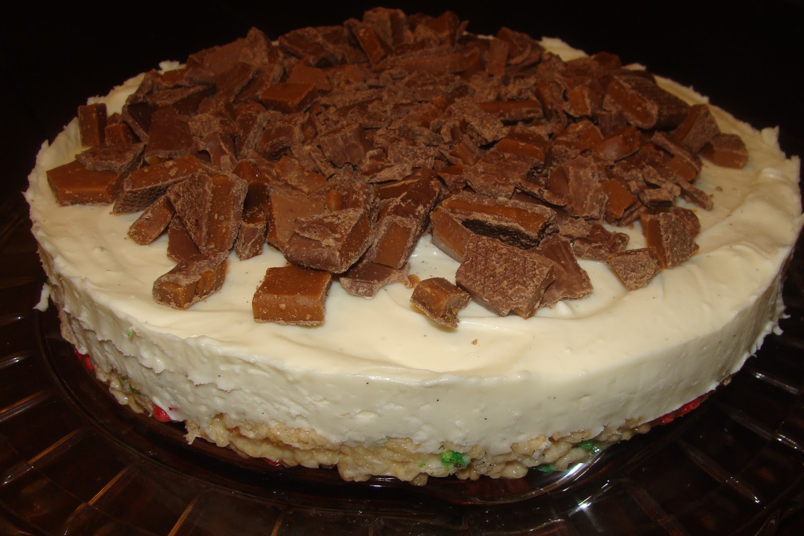 Lili popotte Gâteau au fromage et chocolat blanc sans cuisson avec base et garniture croquantes.