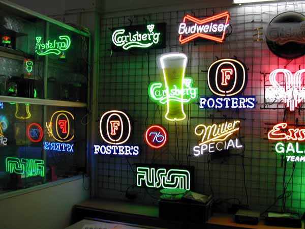 Wiki Neon Sign Blog: Miller, Carlsberg, Budweiser, Fosters